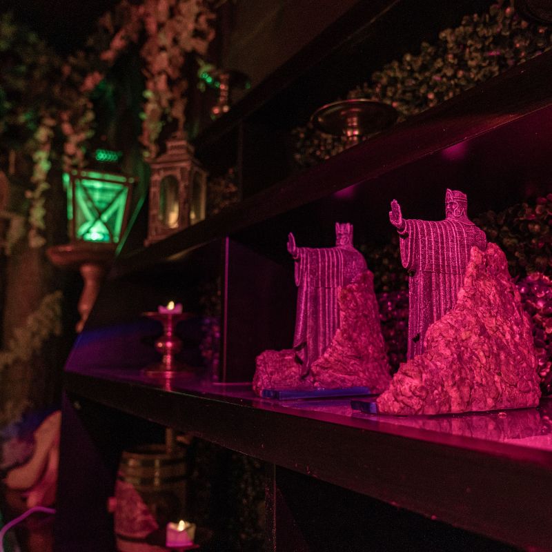Sidequests elven banquet hall and quest room